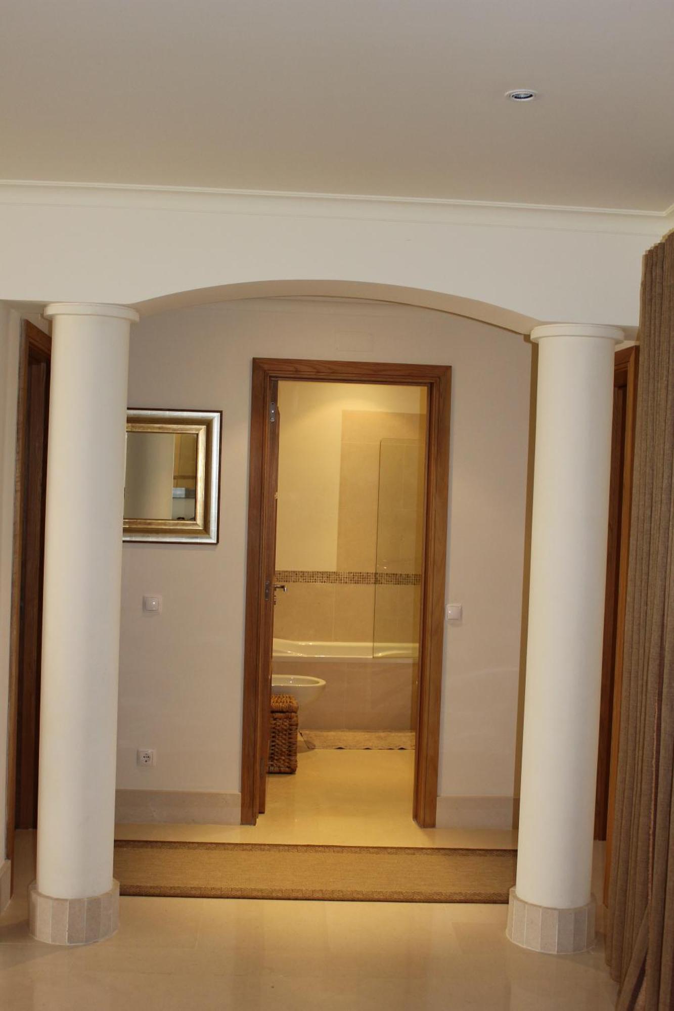 Appartement Luxury 3 Bedroom On Gated Complex *