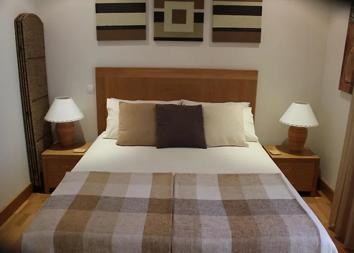 Luxury 3 Bedroom Apartment On Gated Complex