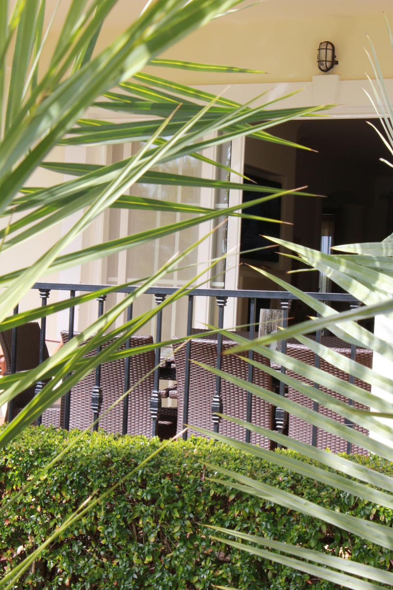 Apartment Luxury 3 Bedroom On Gated Complex